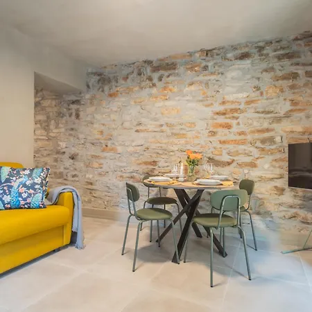 Urio's Castle By Rent Apartment Carate Urio