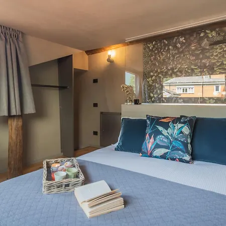 Urio's Castle By Rent Apartment *