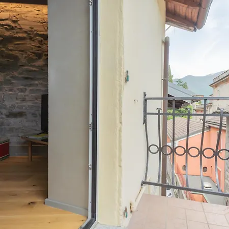 Appartement Urio's Castle By Rent Carate Urio