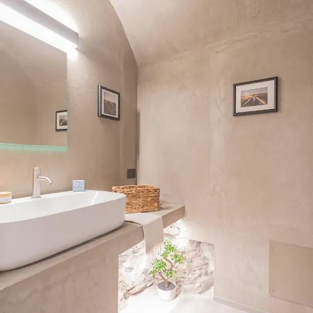 Appartement Urio's Castle By Rent Carate Urio