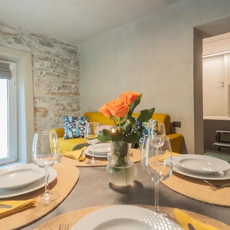 Urio's Castle By Rent Carate Urio